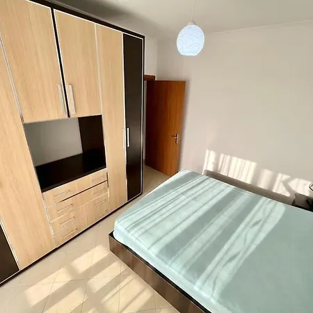 Luky Albania Apartamento *