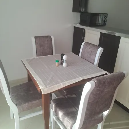 Luky Albania Apartamento *