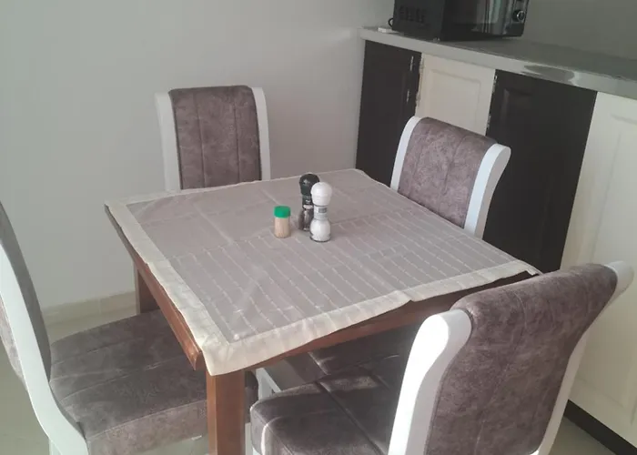 Luky Albania Apartman *